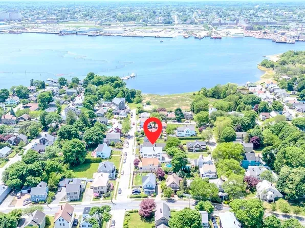 12 North St, Fairhaven, MA 02719