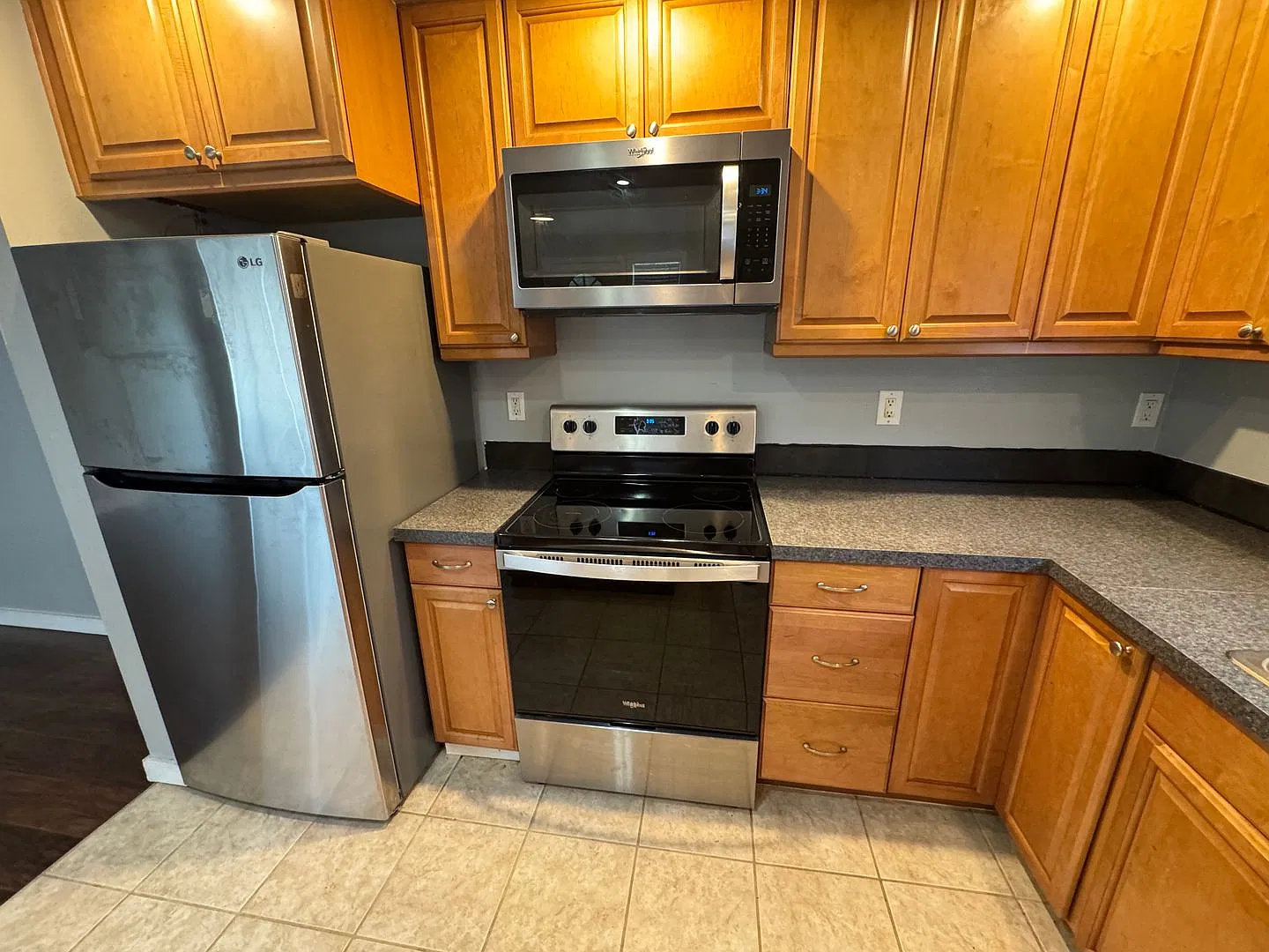4 Bedroom 2 Bathroom Heart of Mount Vernon — Photo 4