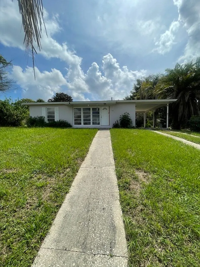 1st Month Free Rent 2 Bed 1 Bath Home | Pet Friendly | Washer Dryer Hook Ups | Section 8 Welcome — Photo 1