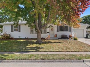 3805 N Linwood Ave, Davenport, IA 52806