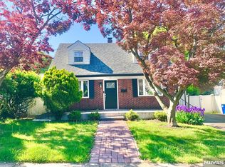 21 Blanche Ct, Dumont, NJ 07628