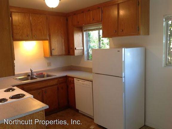 2nd image of 4672 W Point Loma Blvd APT D