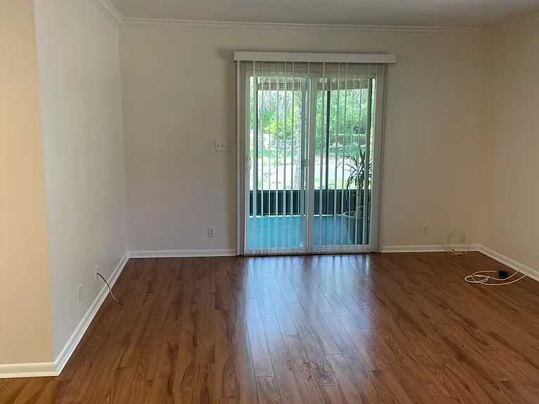 8481 NW 42nd Cir — Photo 6