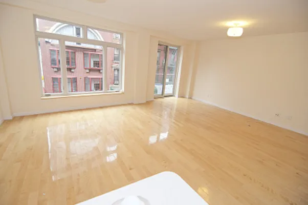 Rented by Veracity NYC LLC | media 19