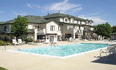 community pool, fitness center