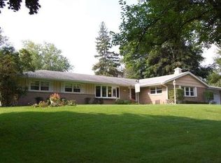 15225 Fieldstone Dr, Brookfield, WI 53005