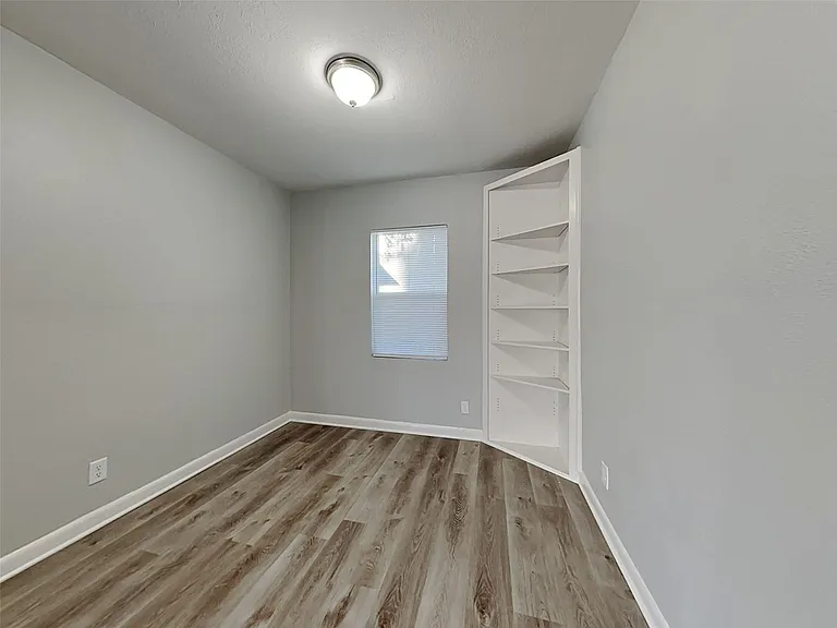 5825 Aton Ave — Photo 5