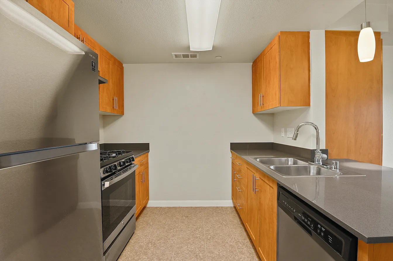 2 bed, 810 sqft, $2,695 — Photo 3