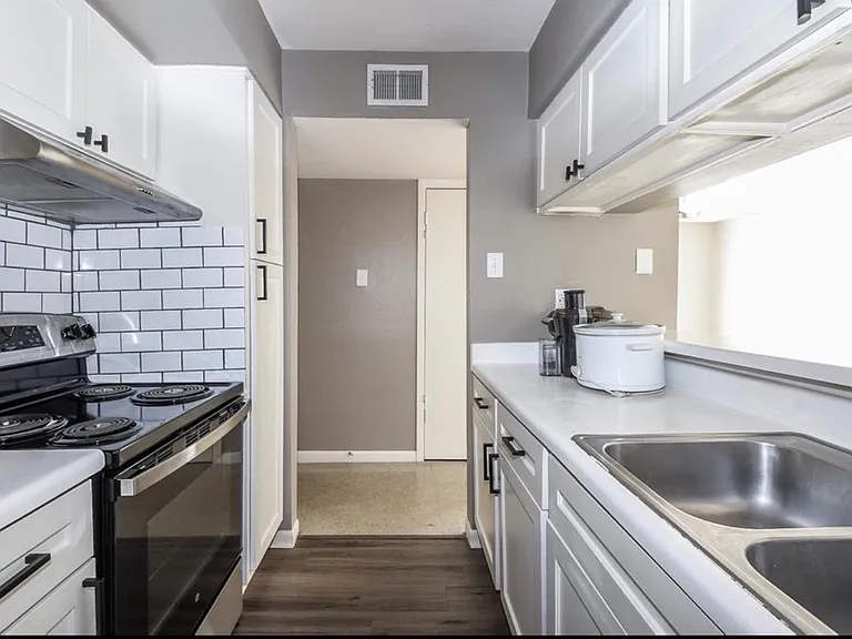 8529 Hearth Dr #25 — Photo 11