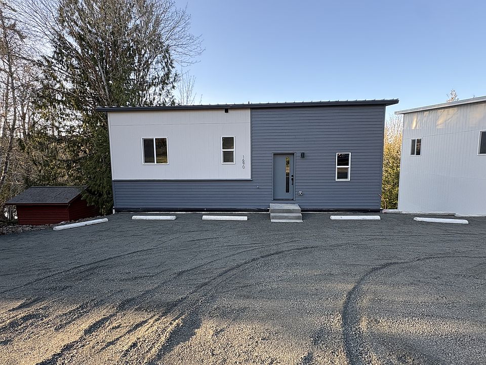 1st image of 1690 SE Crescent Dr