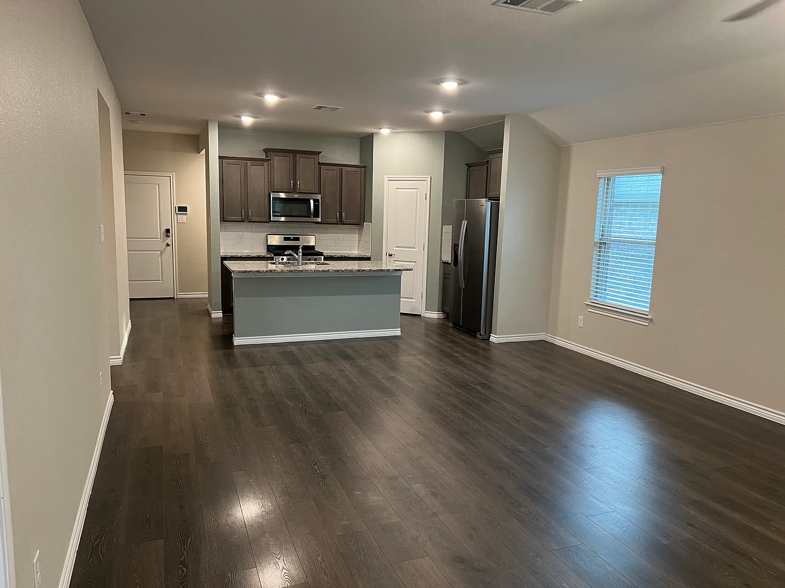 4 bed, 1664 sqft, $2,050 — Photo 4
