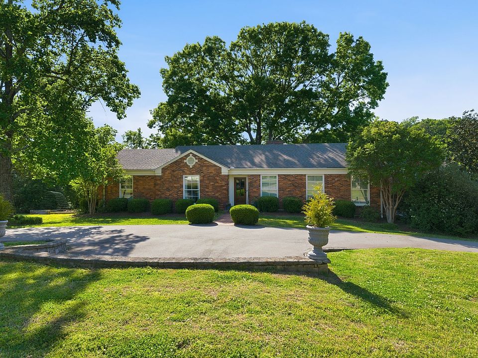 1st image of 4511 Everett Dr