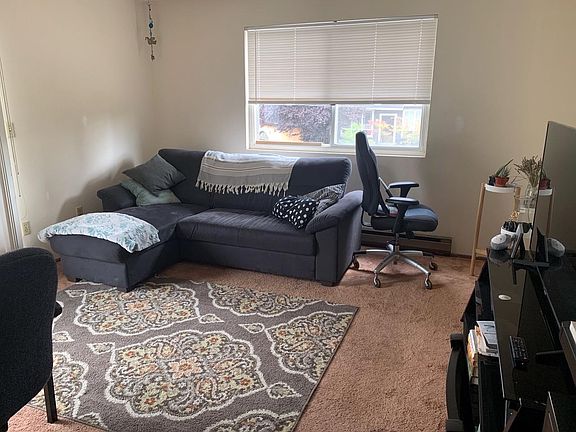 2nd image of 916 NE 72nd St APT 301