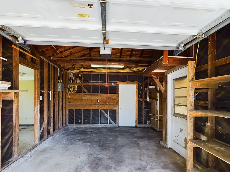 305 Bolton Ave — Photo 19