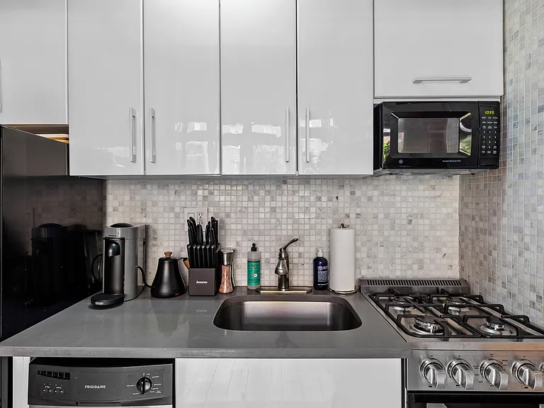 10 Charles St #3-A — Photo 13