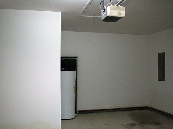 3rd image of 186 Thoroughbred Dr NW