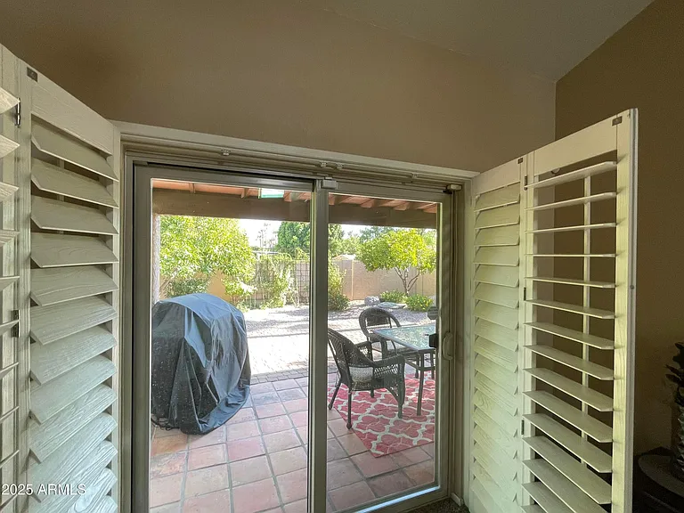 5521 E Paradise Dr — Photo 23