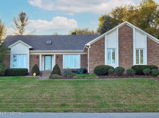3812 Deer Lake Cir, Prospect, KY 40059