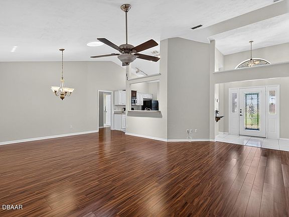 3rd image of 4571 Alder Dr