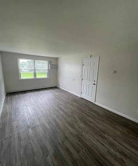 402 Caroline Ave #11 — Photo 4