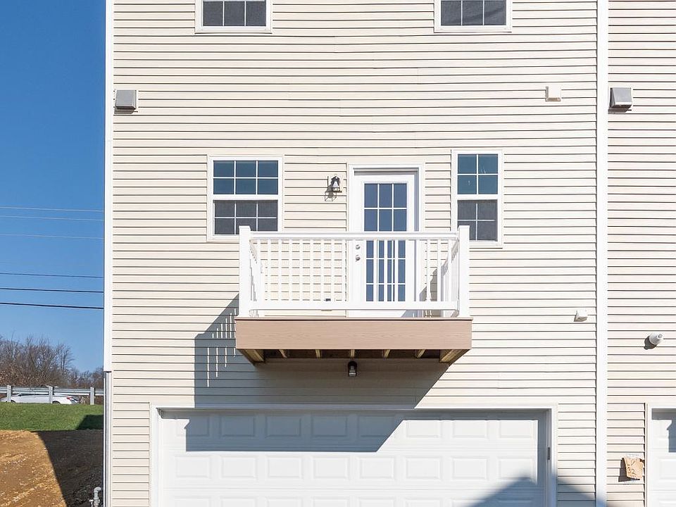 2nd image of 2445 Artesian Way #25