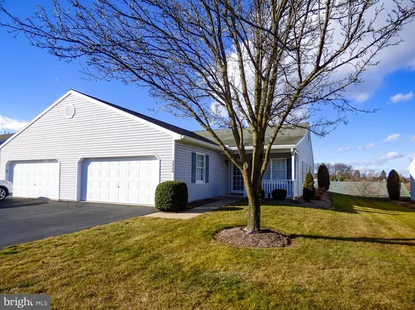 4040 Woodspring Ln, York, PA 17402