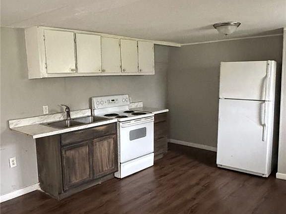 3rd image of 82 Patton St