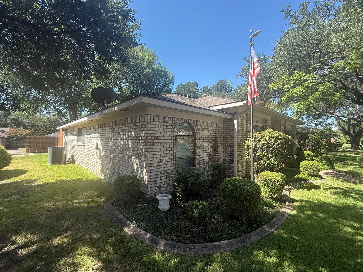3 bed, 1810 sqft, $2,400 — Photo 3