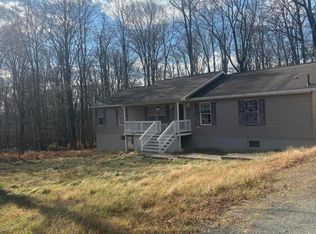 114 Running Deer Dr, Greentown, PA 18426