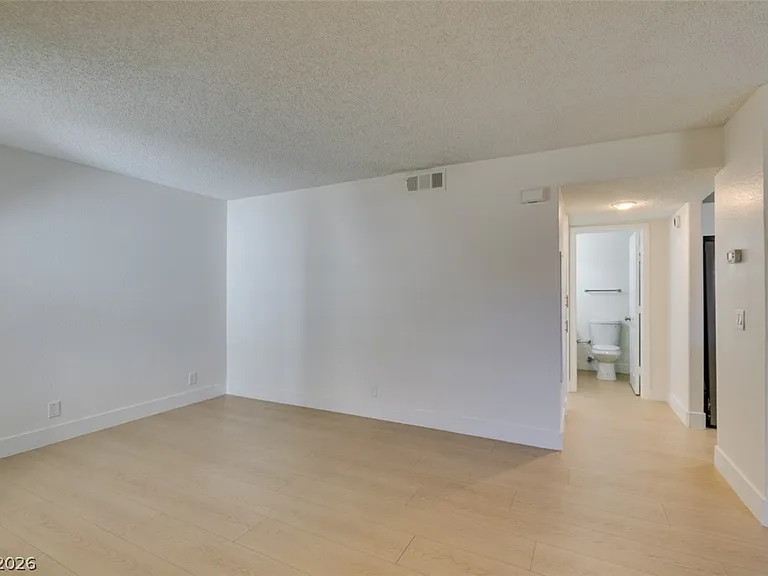 1800 Edmond St #124 — Photo 7