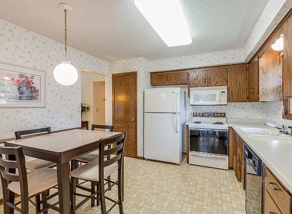 The eat-in kitchen has lots of cabinet and counter space, a large pantry and is brightened with a south window above the sink. If you've been seeing your 'Dream Kitchen' on HGTV, bring your dreams to life here!
