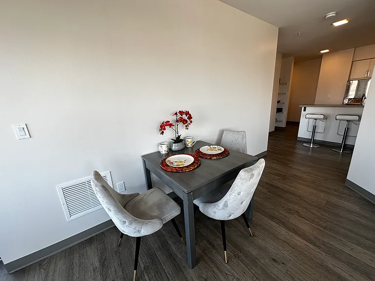 Red Oak at 409 Elm Street — Photo 67