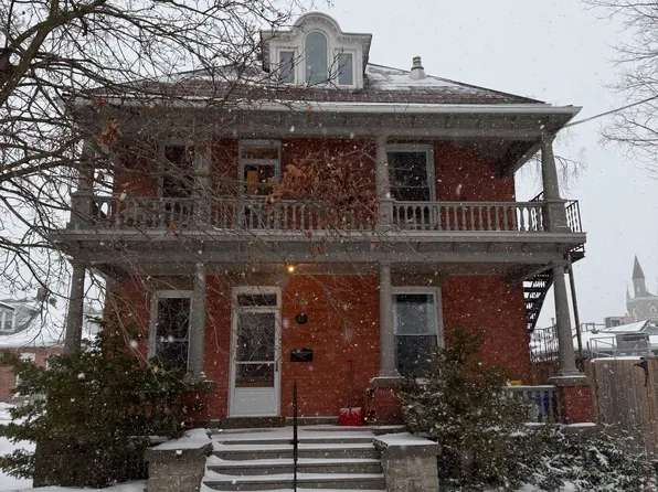 114 Lake Ave W, Carleton Place, ON K7C 1M1