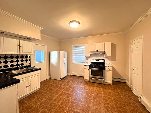 38 Hunting St Photo 1