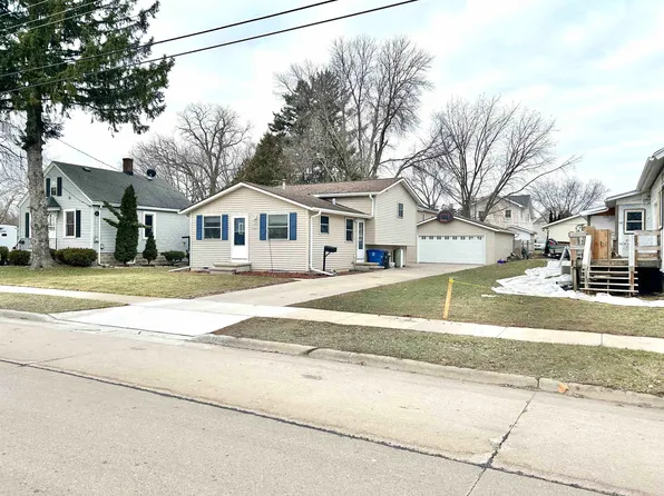 1853 Harrison St, Oshkosh, WI 54901