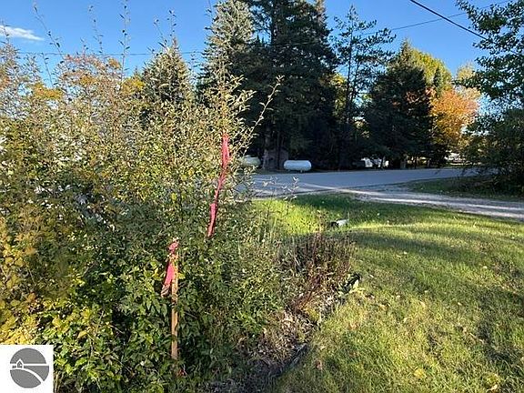 3rd image of N/a Lakeview Dr