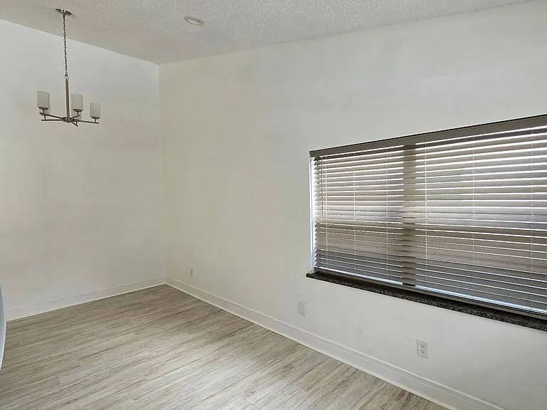 211 N Cervidae Dr — Photo 7