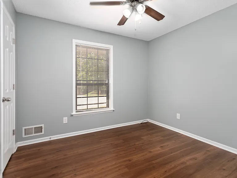 3513 NE Stanton St — Photo 17