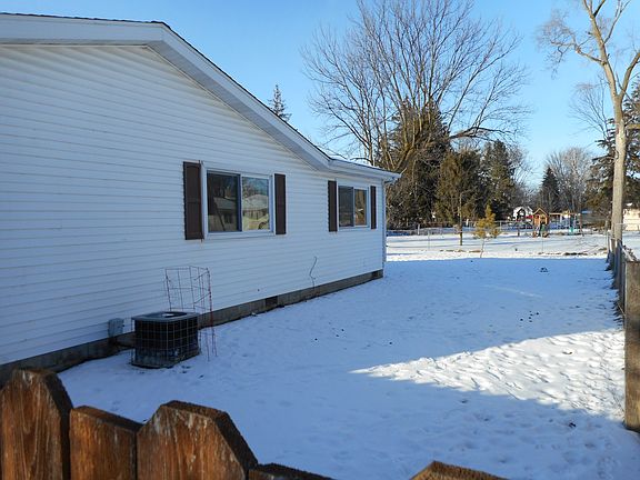 3rd image of 3245 Sunnyview Dr