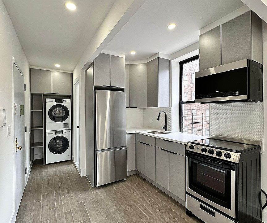 1st image of 2102 Regent Pl #21B