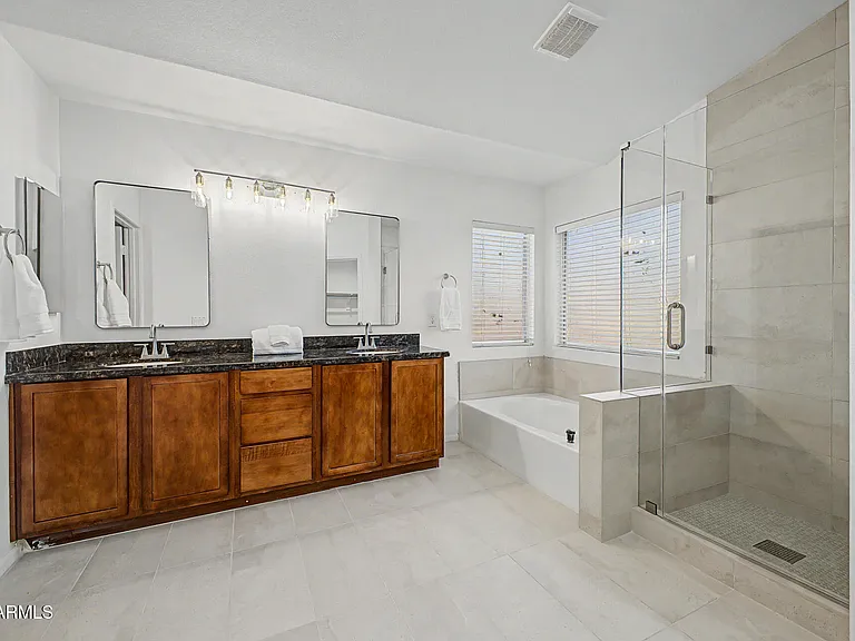 8805 W Alex Ave — Photo 10