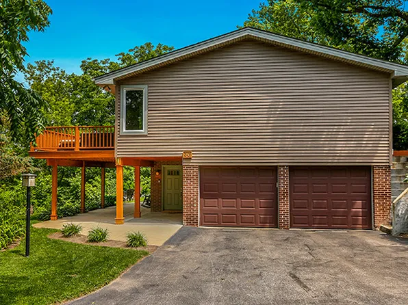 30 Echo Hl, Lake In The Hills, IL 60156