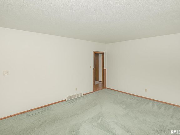 4th image of 366 22nd St