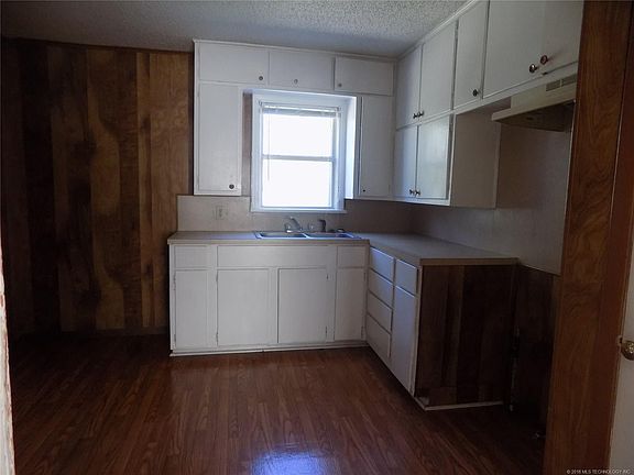 5th image of 1405 E Comanche Ave