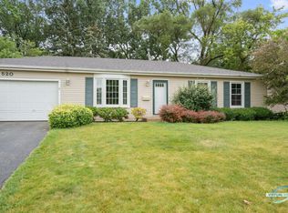 520 Chippewa Trl, Carol Stream, IL 60188
