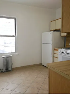 Rented by Eleni Moustakis LREB | media 11