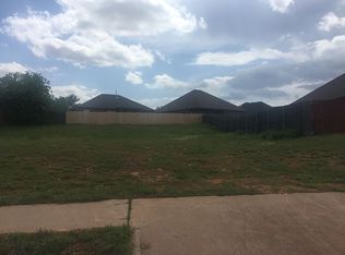 1613 Post Oak Ln, Moore, OK 73160