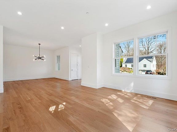 5th image of 8 Dell Road