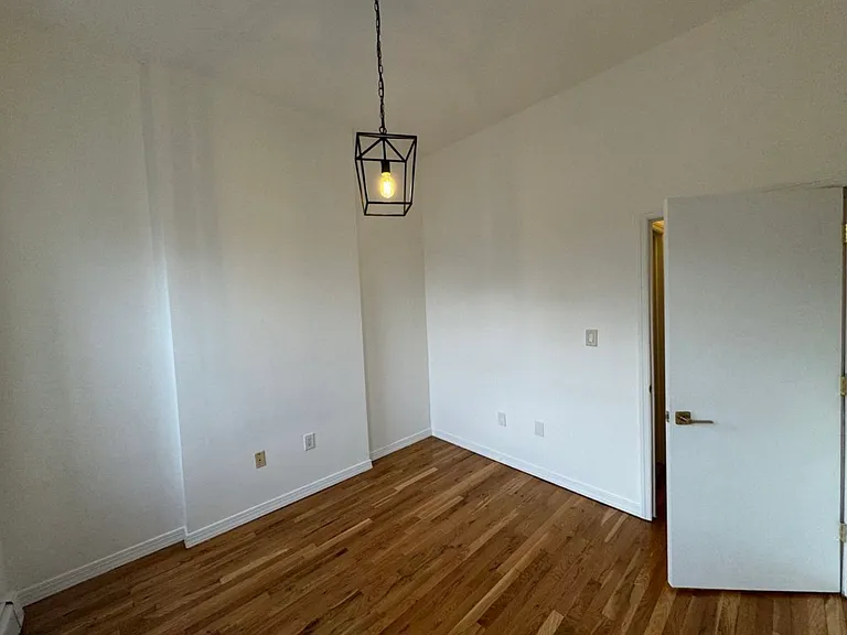 57 Saint Pauls Ave #4R — Photo 20