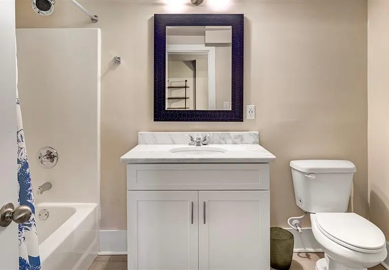 1921 Walthall Dr NW — Photo 32